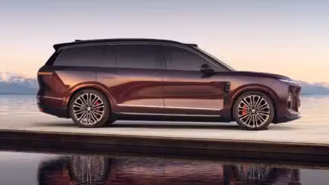 Nio shares surge in Hong Kong as CEO reiterates confidence in delivery target