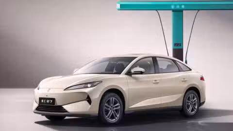 BYD sub-brand Linghui launches e7 sedan, targeting ride-hailing market with flash charging
