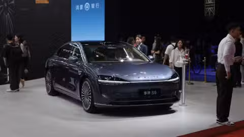 China Apr 1-19 NEV retail sales fall 14% as buyers await auto show