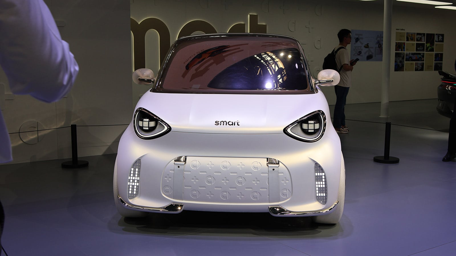 Smart begins #6 EHD pre-sales in China, its largest model to date