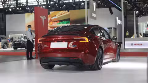 Tesla drops 7-year car loans in China as banks tighten auto credit