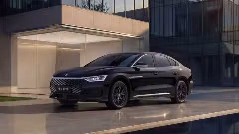 BYD's fleet-focused brand Linghui launches e9 flagship sedan equipped with flash charging