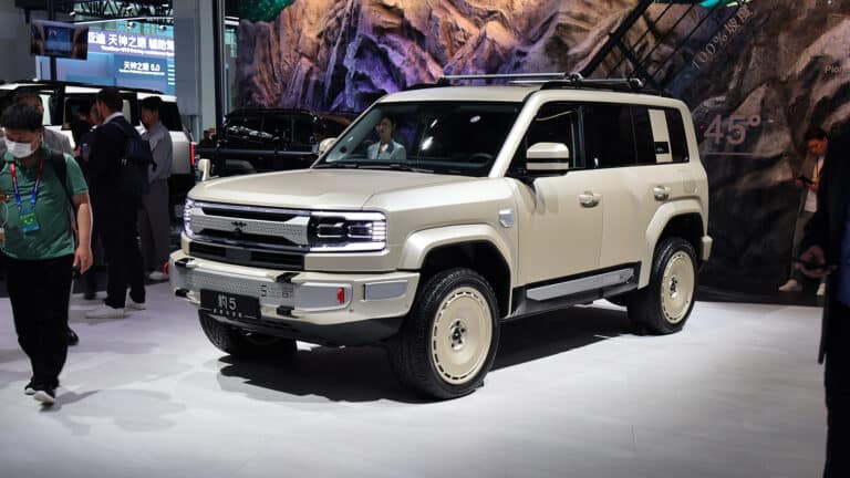 BYD sees monthly sales climbing on battery capacity ramp-up