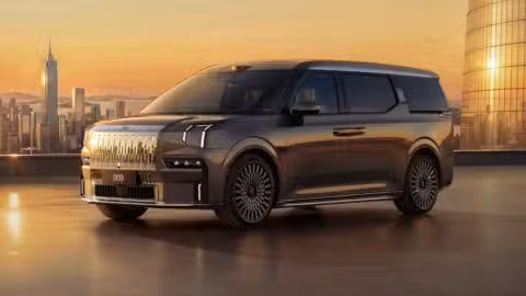 Zeekr upgrades flagship 009 MPV with 900V architecture and faster charging