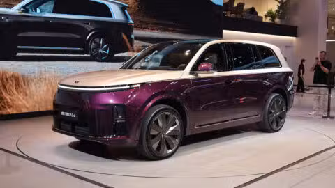 Li Auto swings to unexpected Q1 loss as margins plunge