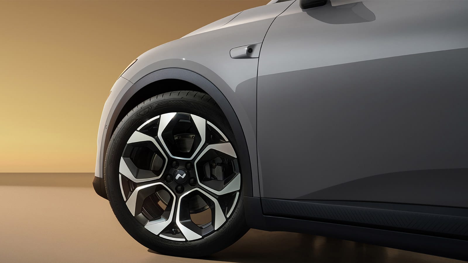Details of the wheels on the updated Onvo L60.