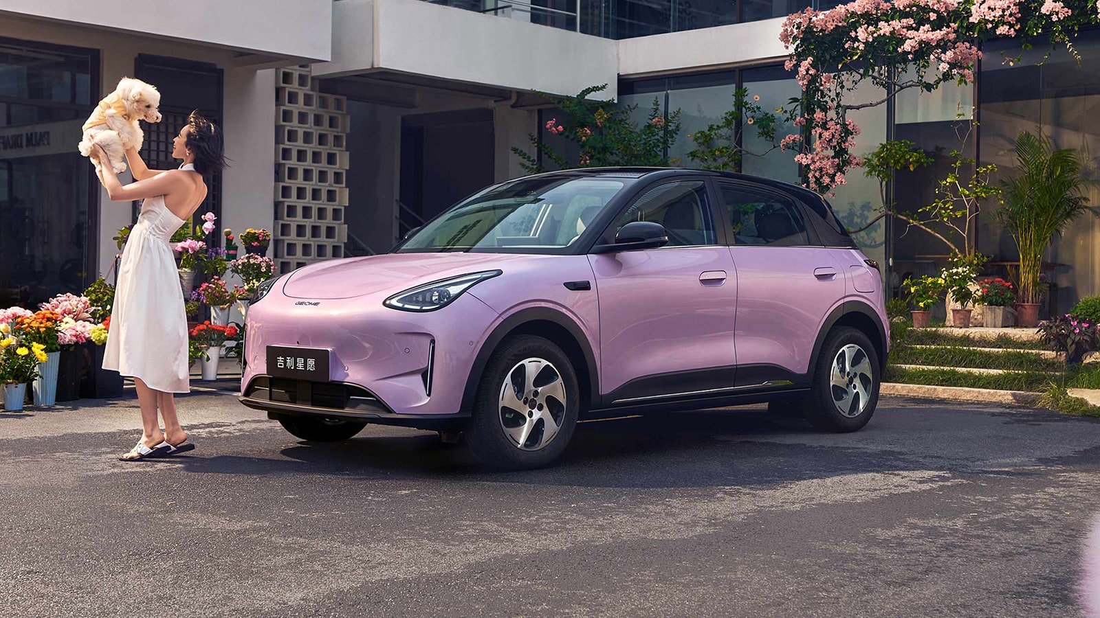 An exterior image of the updated Geely Xingyuan.